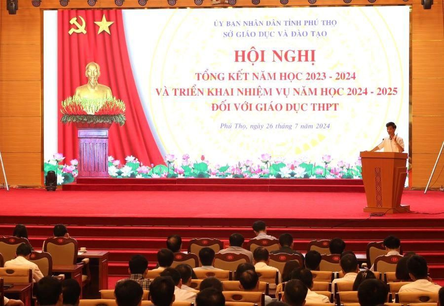 Đảm bảo các điều kiện thực hiện Chương trình GDPT 2018 đối với lớp 12 ở Phú Thọ