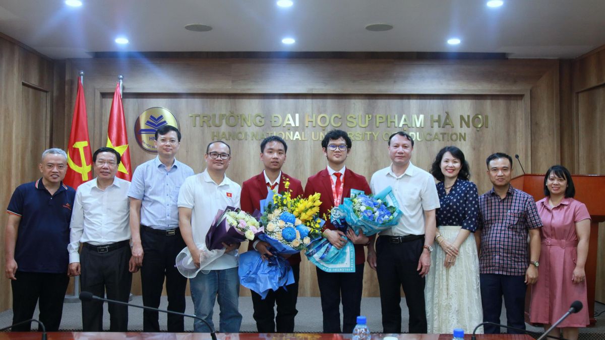 Trường ĐH Sư phạm Hà Nội chúc mừng thành tích học sinh thi Olympic Toán quốc tế